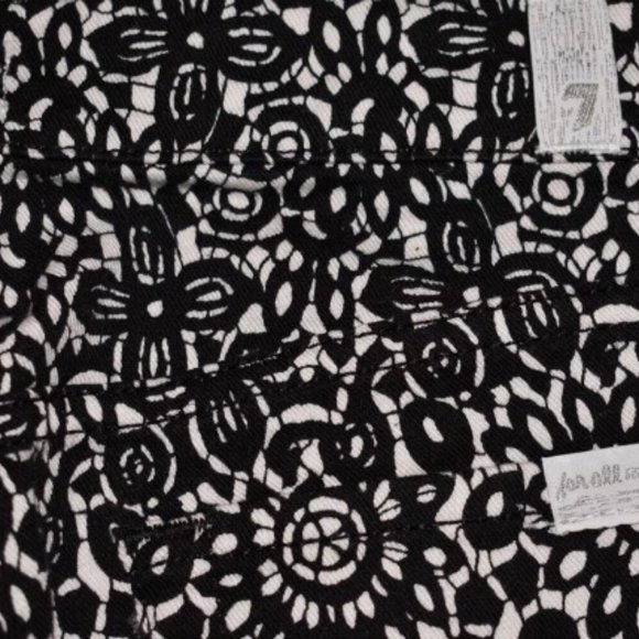 7 For All Mankind black and white pattern denim size 26 - Picture 4 of 5
